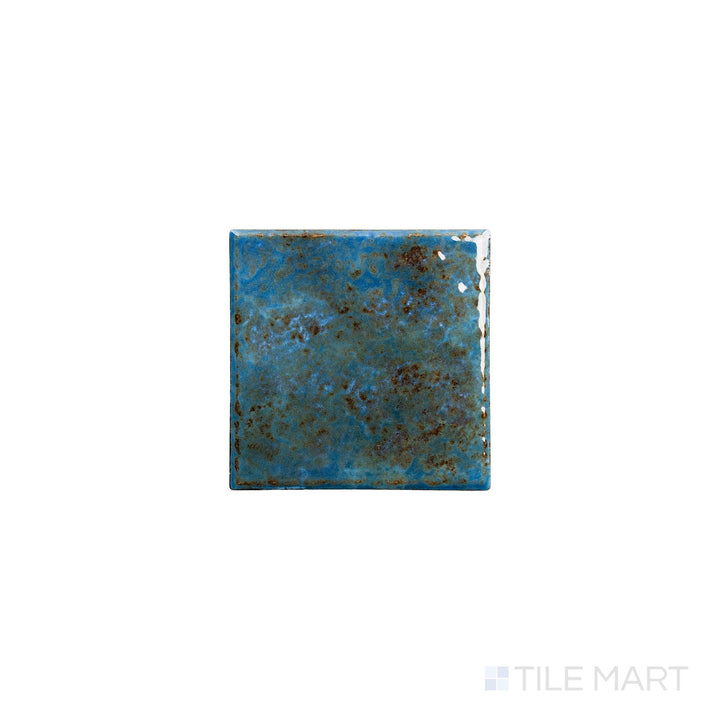 Tight angle highlighting the JOYA 600 ALBI 6X6 showing off its intricate design and polished SEMI GLOSS. Its details bring out a distinctive charm, making it perfect for intricate layouts.