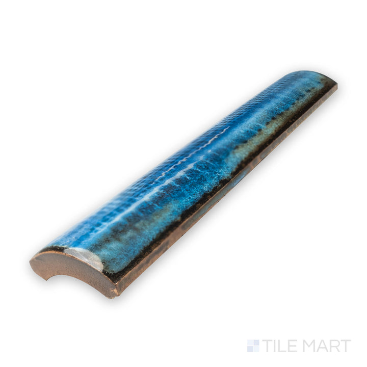 A crisp close-up revealing the TOKYO 1X6 BEAD TRIM showing off its intricate design and polished SEMI GLOSS. This tile’s fine edges are designed to create clean lines and seamless finishes.