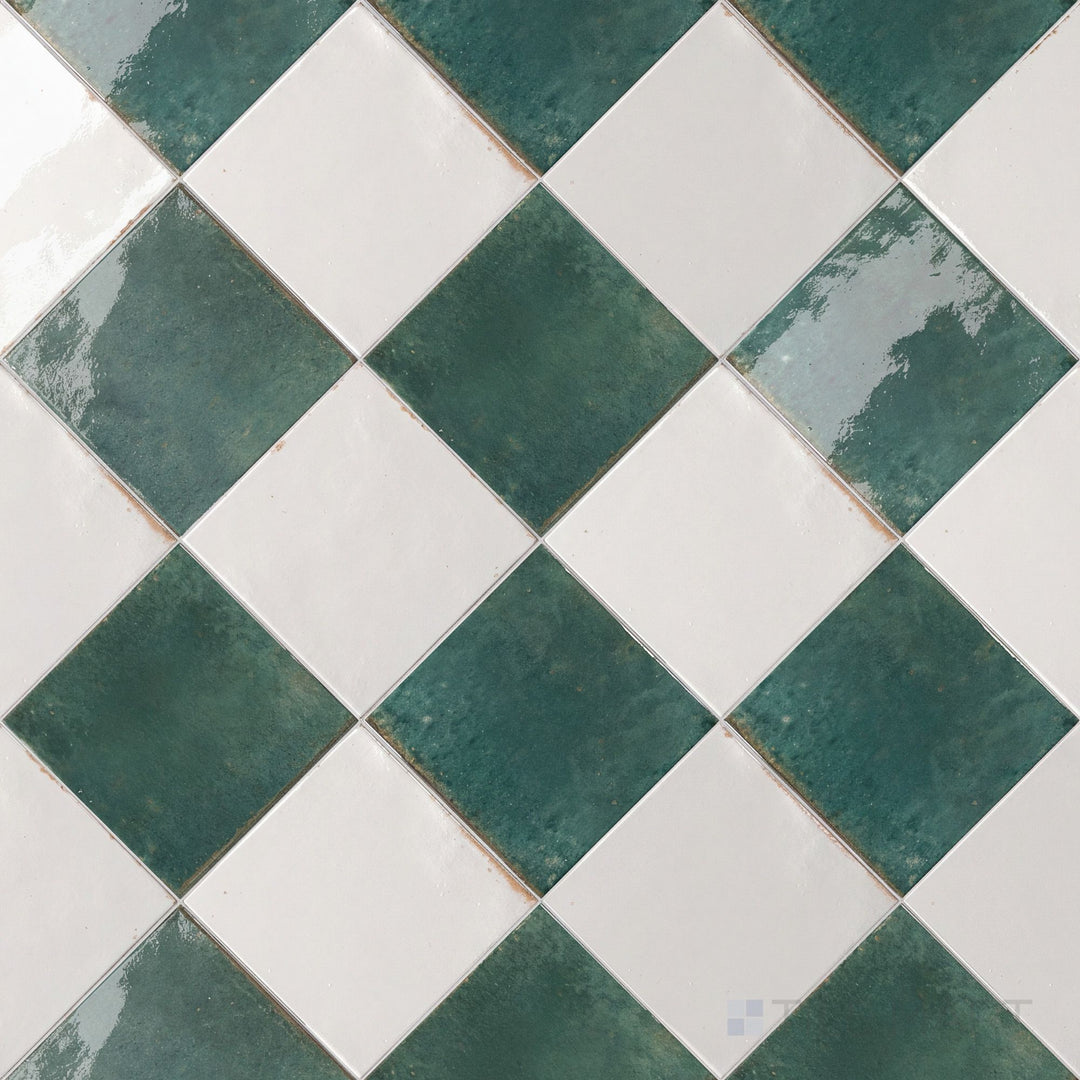 Alternate overview of Agadir checkerboard in Niebla and Selva, highlighting its bright porcelain finish.